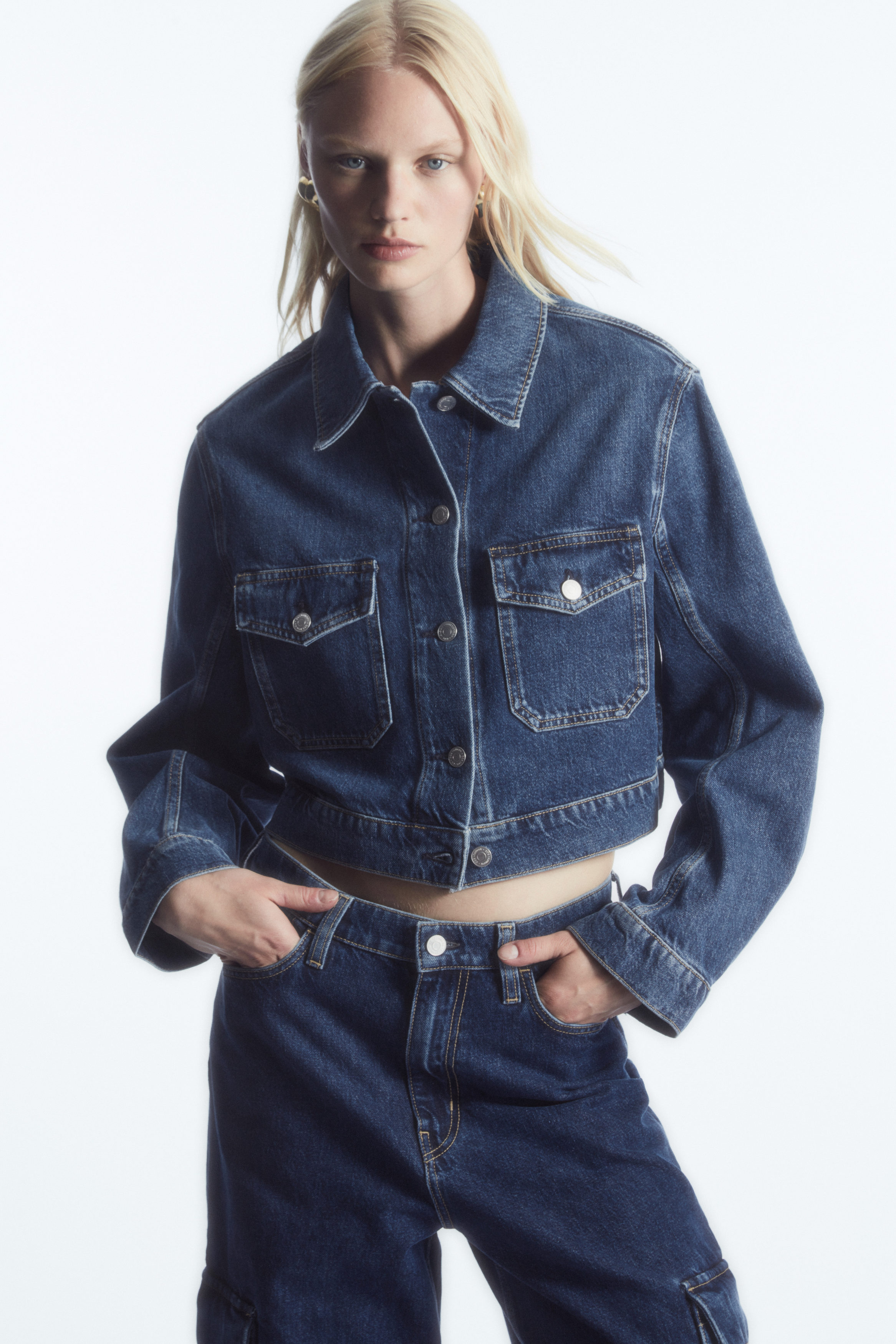 Short fitted best sale denim jacket